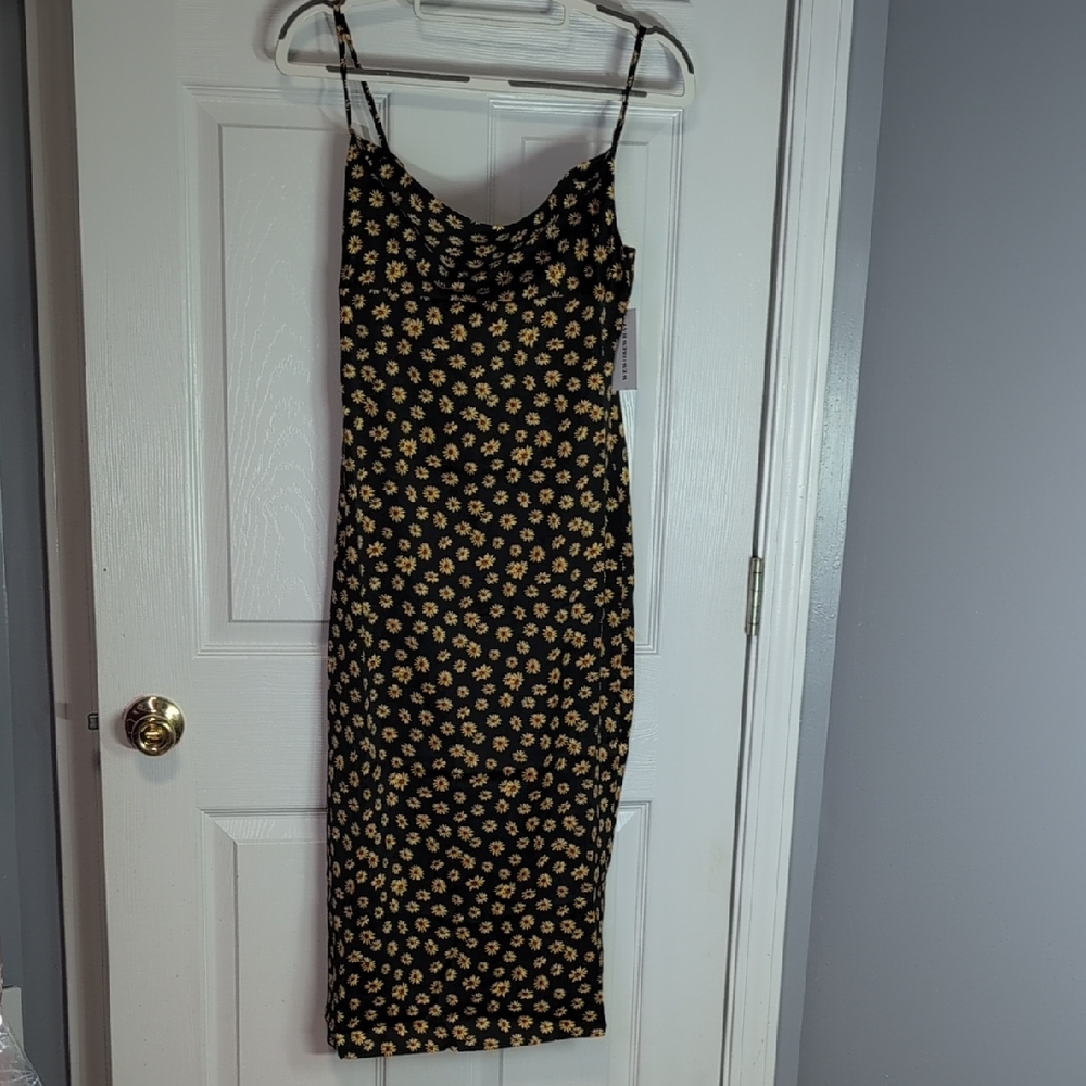 WeWoreWhat Cowl Ditzy Daisies Midi Dress - Picture 3 of 15
